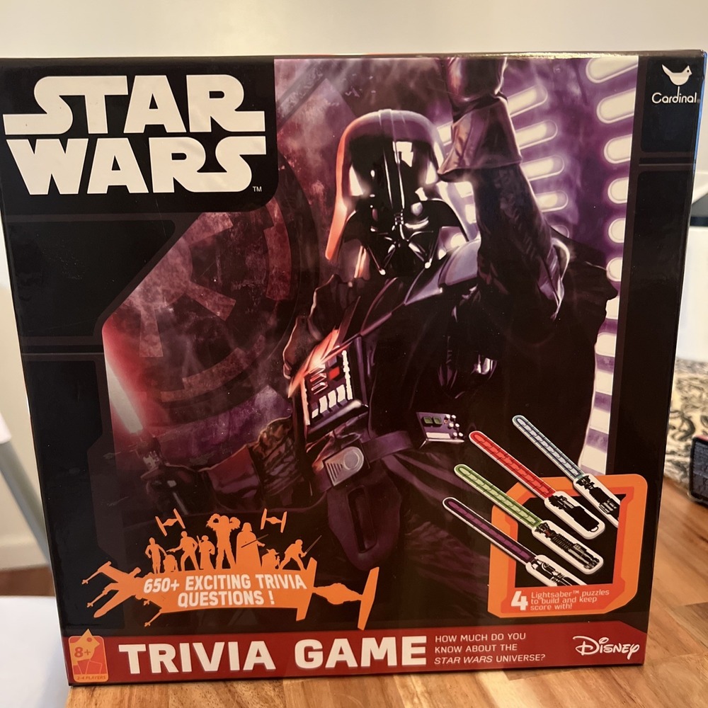 Star Wars - Trivia Game - 650+ Questions - 4 Lightsaber Puzzles Pieces -Complete